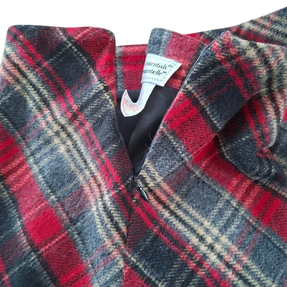 Wardrobe Essentials Vintage wool plaid skirt tartan skirt Size 10 Made In Canada - Picture 4 of 10